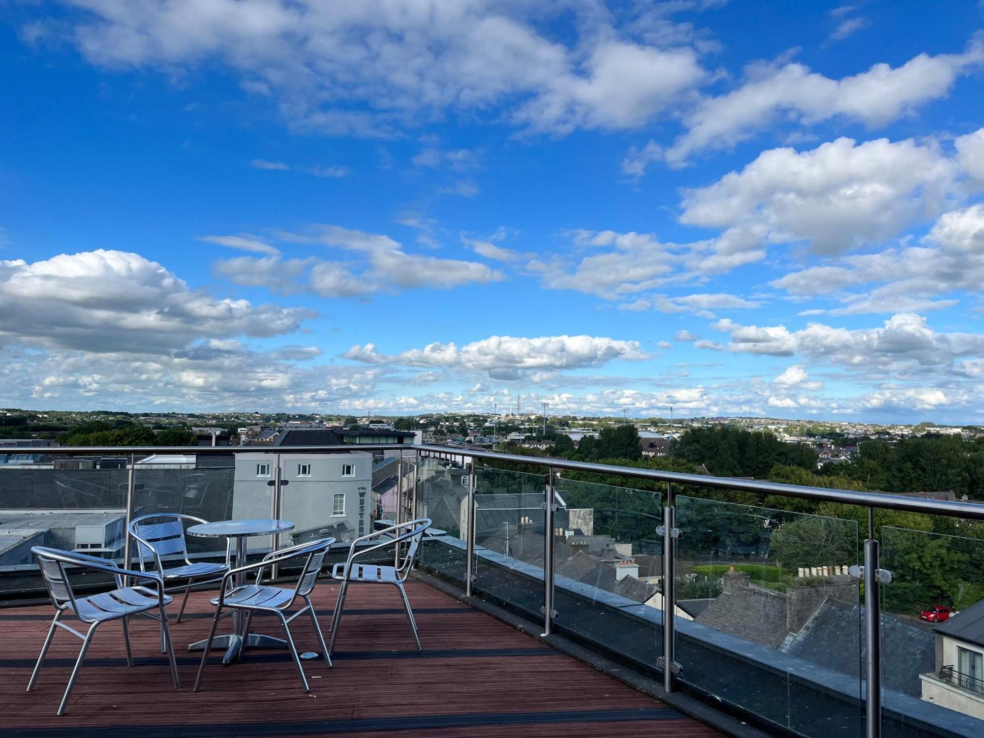 The Western Citypoint Apartments Galway Exterior foto